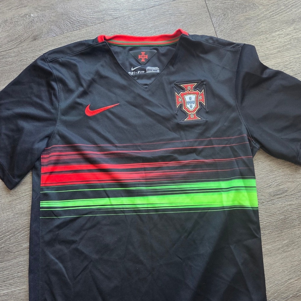 Nike Portugal Soccer Jersey Mens Small Black 2015/2016 Away Dri-FIT Striped - Picture 2 of 8